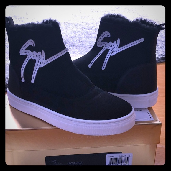 Giuseppe Zanotti Other - NEW in Box AUTH ZANOTTI Sheepskin kids boots sz 32